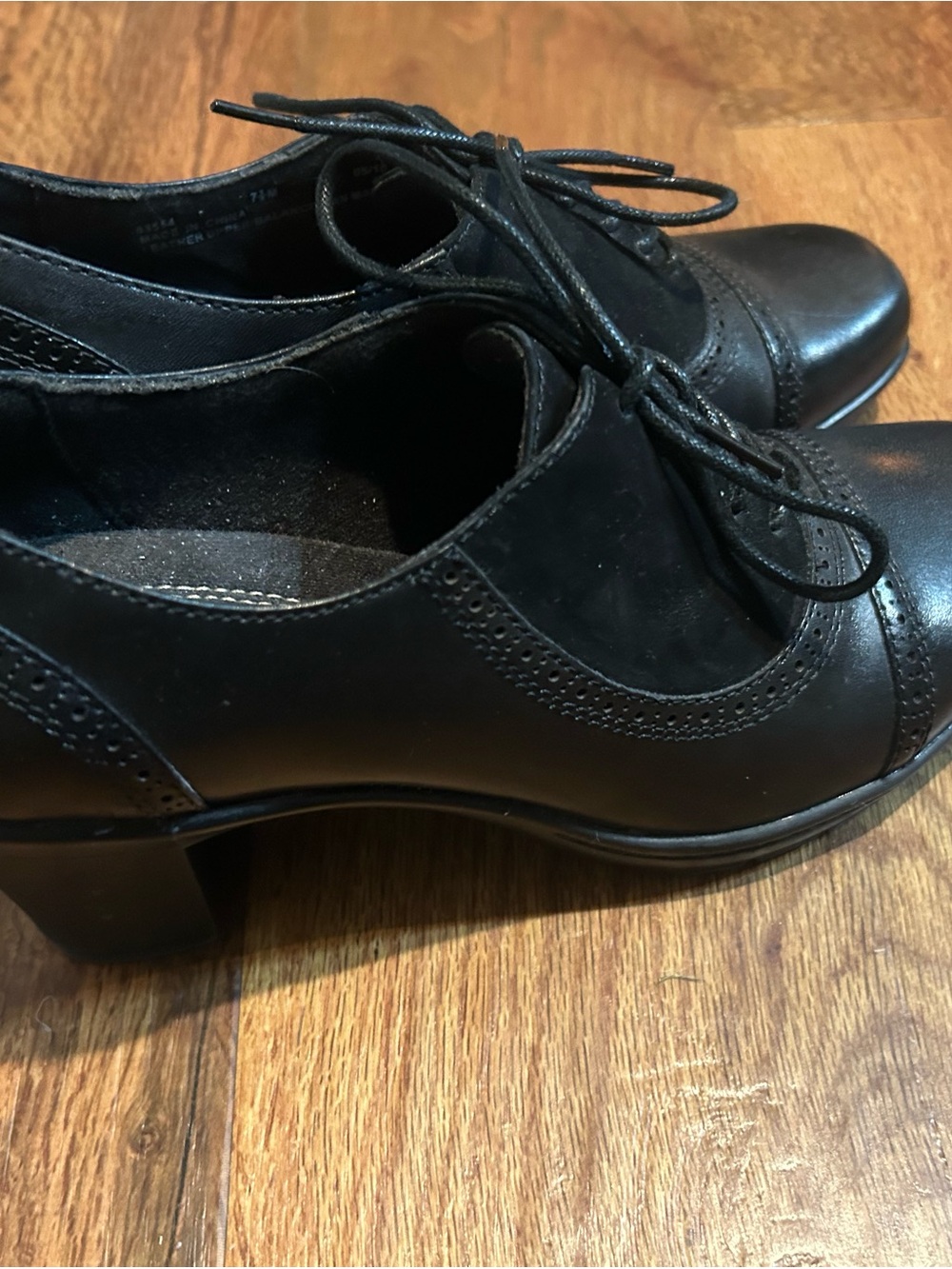 Clarks Black Lace Up Melrose Oxford Heel - Picture 11 of 12
